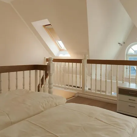 With 0 Bedrooms * 징스트